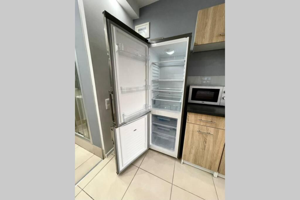 Gold 3 Metro X2 Wifi 300 Mbs 60'Tv Netflix Hbo Appletv+ Apartment Warsaw Exterior photo